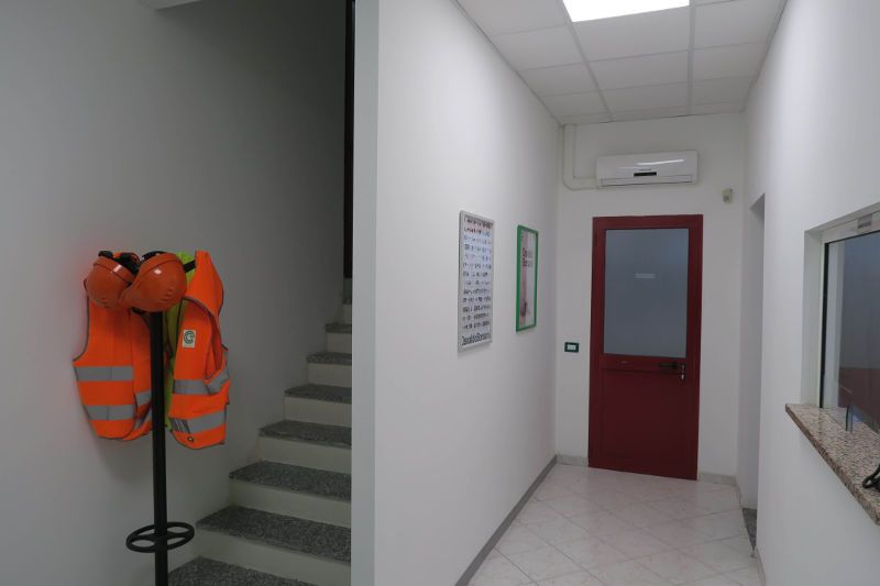 Allestimenti trasformazioni container, carpenteria metallica, taglio e lavorazioni