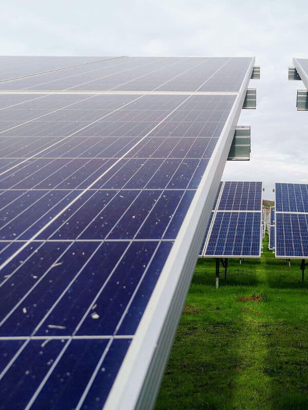 Alloggiamenti per inverter nei campi fotovoltaici